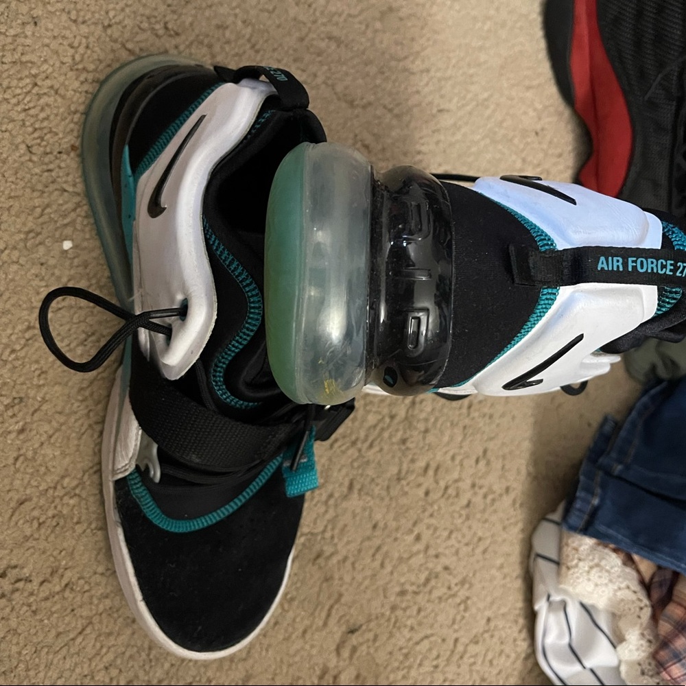 Nike 270